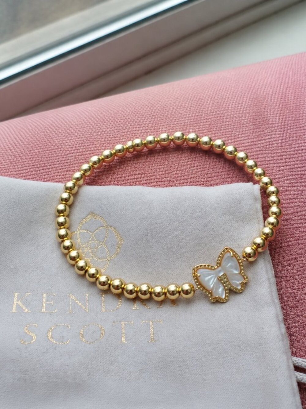 Kendra Scott Haley Bow Stretch Bracelet Gold Mother-of-Pearl Charm Beaded